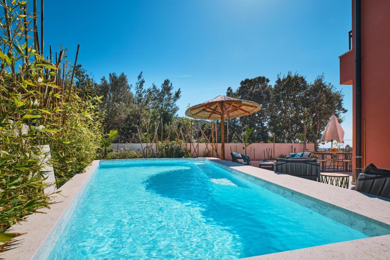 Meacres Sun Villa Miholascica Buitenkant foto
